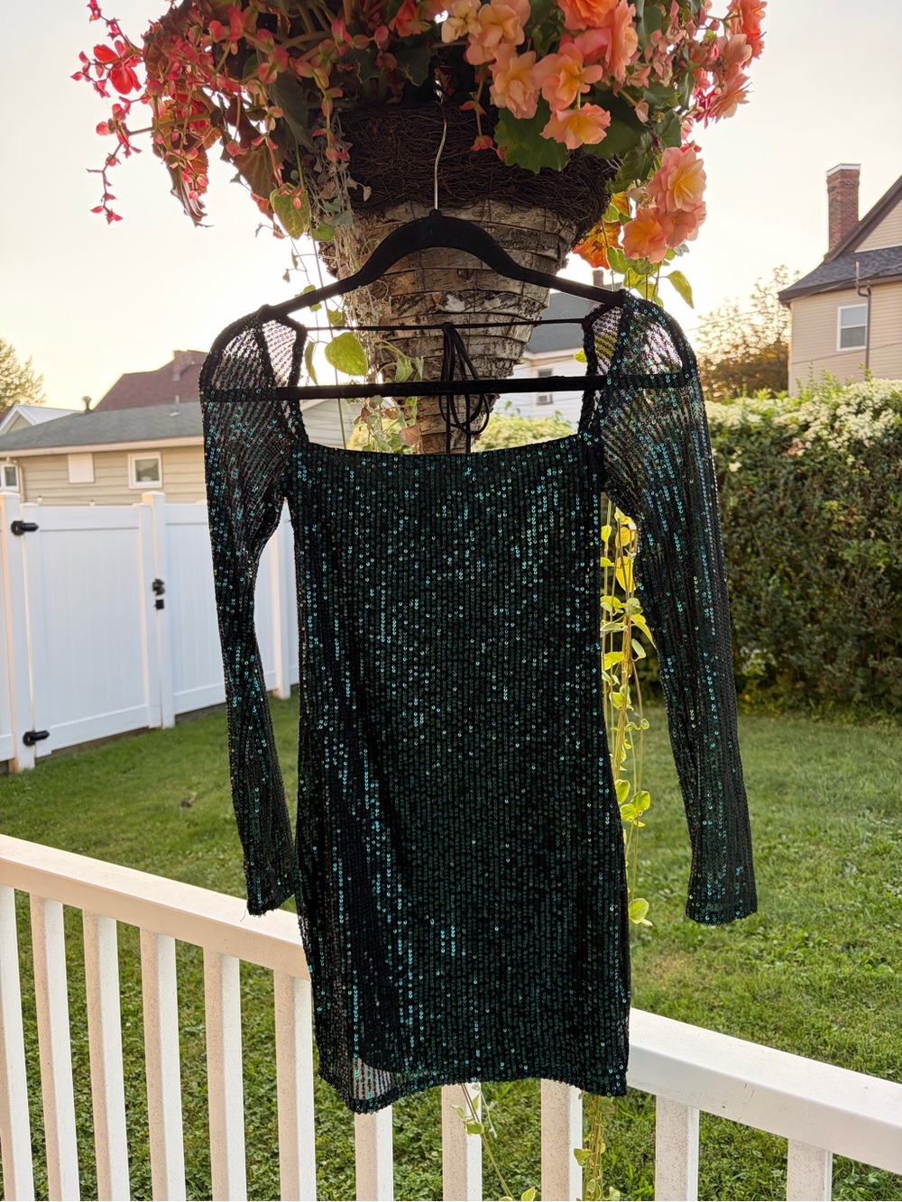 Women’s Black & Green Sequin Long-Sleeve Party Dress